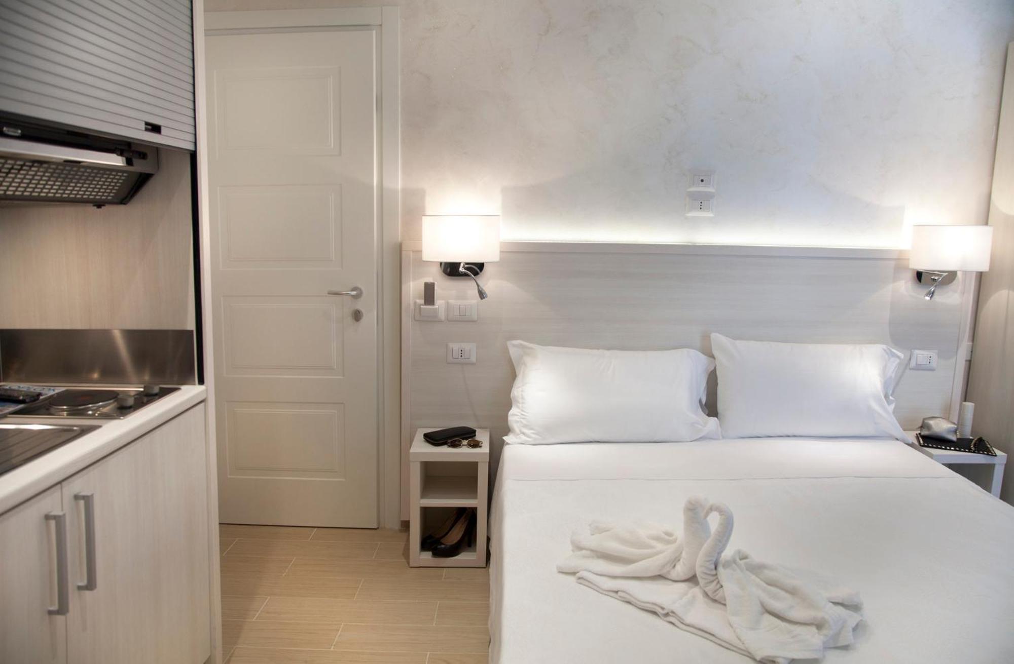 Hotel Residence Maria Grazia Rimini Bagian luar foto