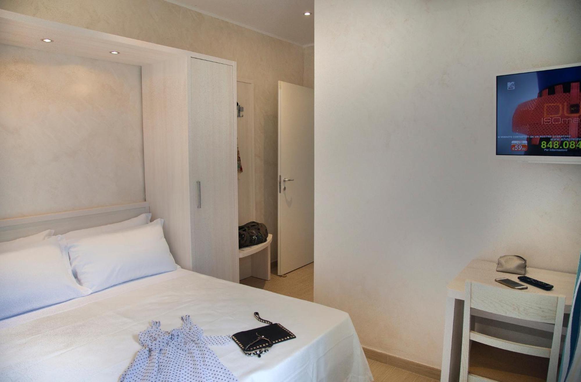 Hotel Residence Maria Grazia Rimini Bagian luar foto