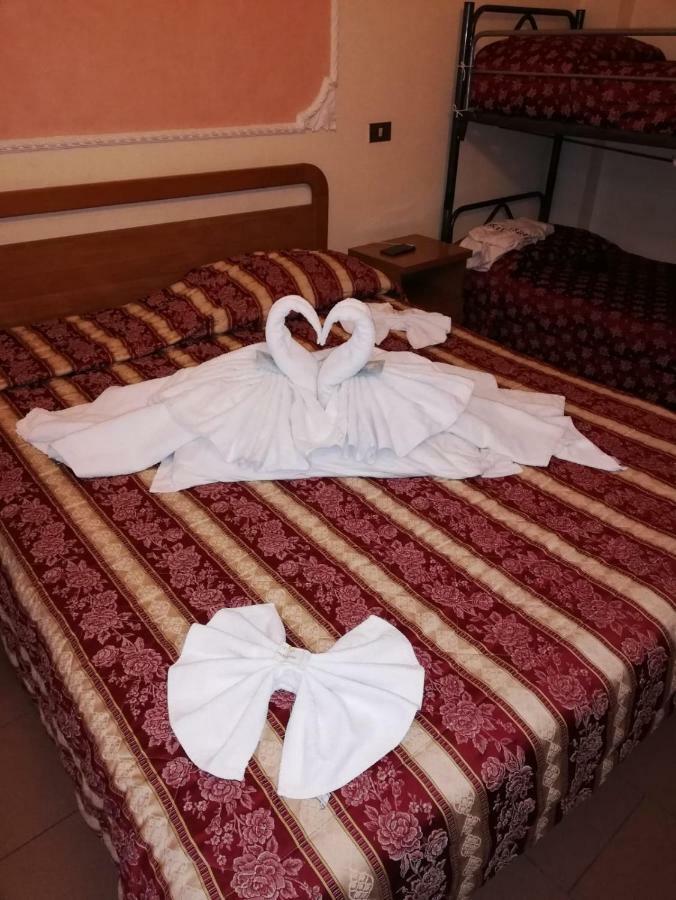 Hotel Residence Maria Grazia Rimini Bagian luar foto