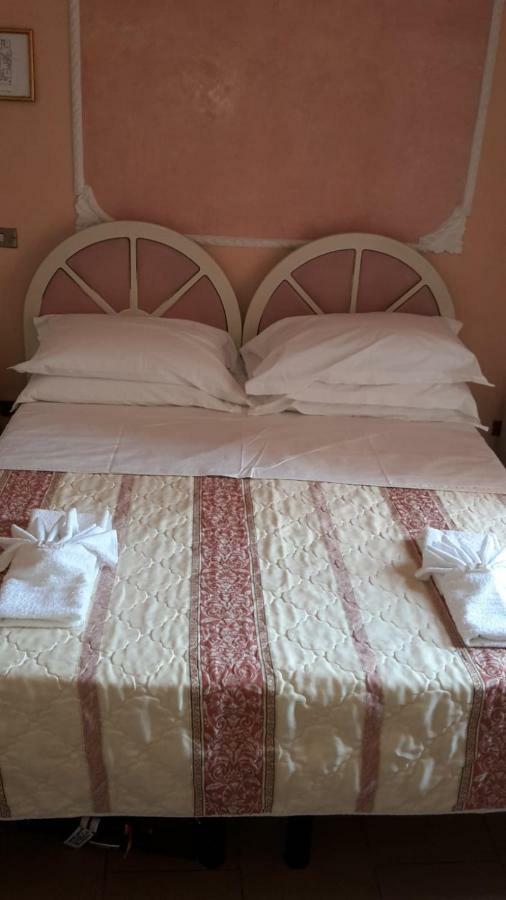 Hotel Residence Maria Grazia Rimini Bagian luar foto